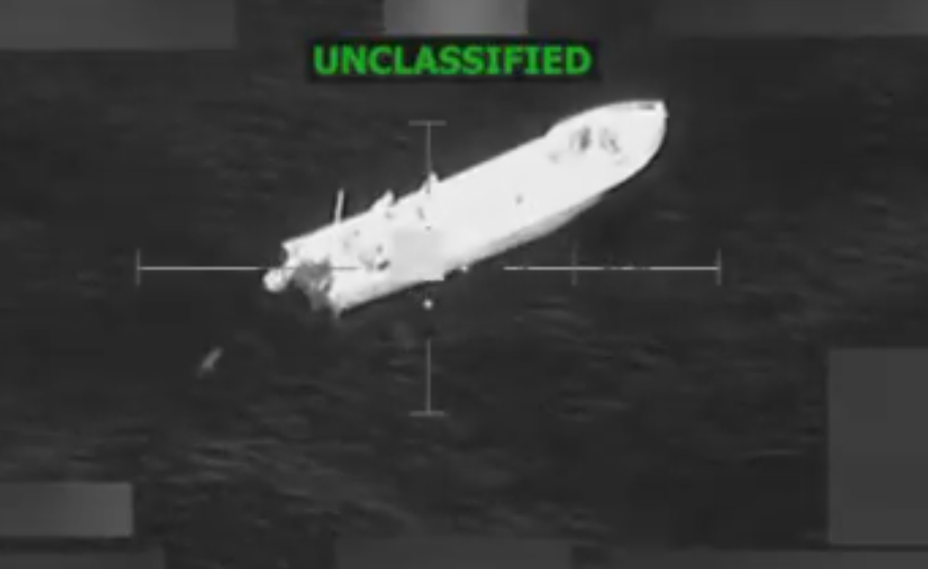 ▲美國先前擊沈委內瑞拉外海疑似運毒船。(圖/翻攝自X)