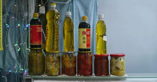 楊世煒示警,若過量食用大豆油,更容易造成肥胖、代謝異常。(示意圖/unsplash)