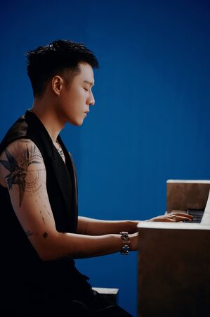 ▲▼周湯豪邀請有「泰國初戀臉女神」稱號的Juné擔任MV女主角。(圖/環球音樂提供)