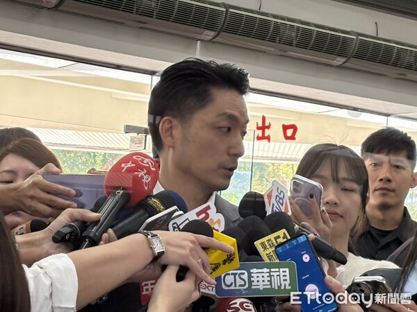 ▲▼台北市長蔣萬安受訪。(圖/記者鄭佩玟攝)