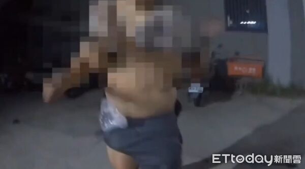 ▲▼瘋男一口氣喝20包毒咖啡!持槍跳進游泳池對2童扣板機 狂拉滑套恐嚇。(圖/記者許權毅翻攝)