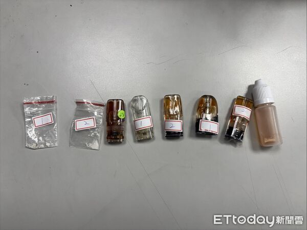 ▲▼警方在駕駛林男身上查獲毒品,訊後3人依法移送偵辦,警方查獲的毒品海洛因及依托咪酯煙彈 。(圖/記者陳以昇翻攝)