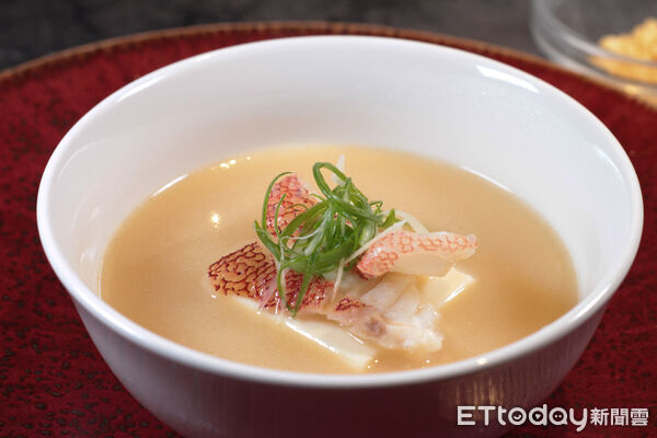 ▲「私・犇 鐵板燒」暖韻旬味新菜單也在12月登場 。(圖/記者黃士原攝)