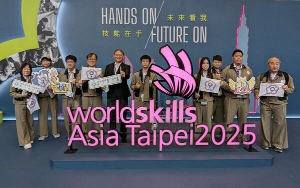 ▲桃竹苗分署培訓國手莊致齊、鄭宇翔亞洲技能競賽奪金