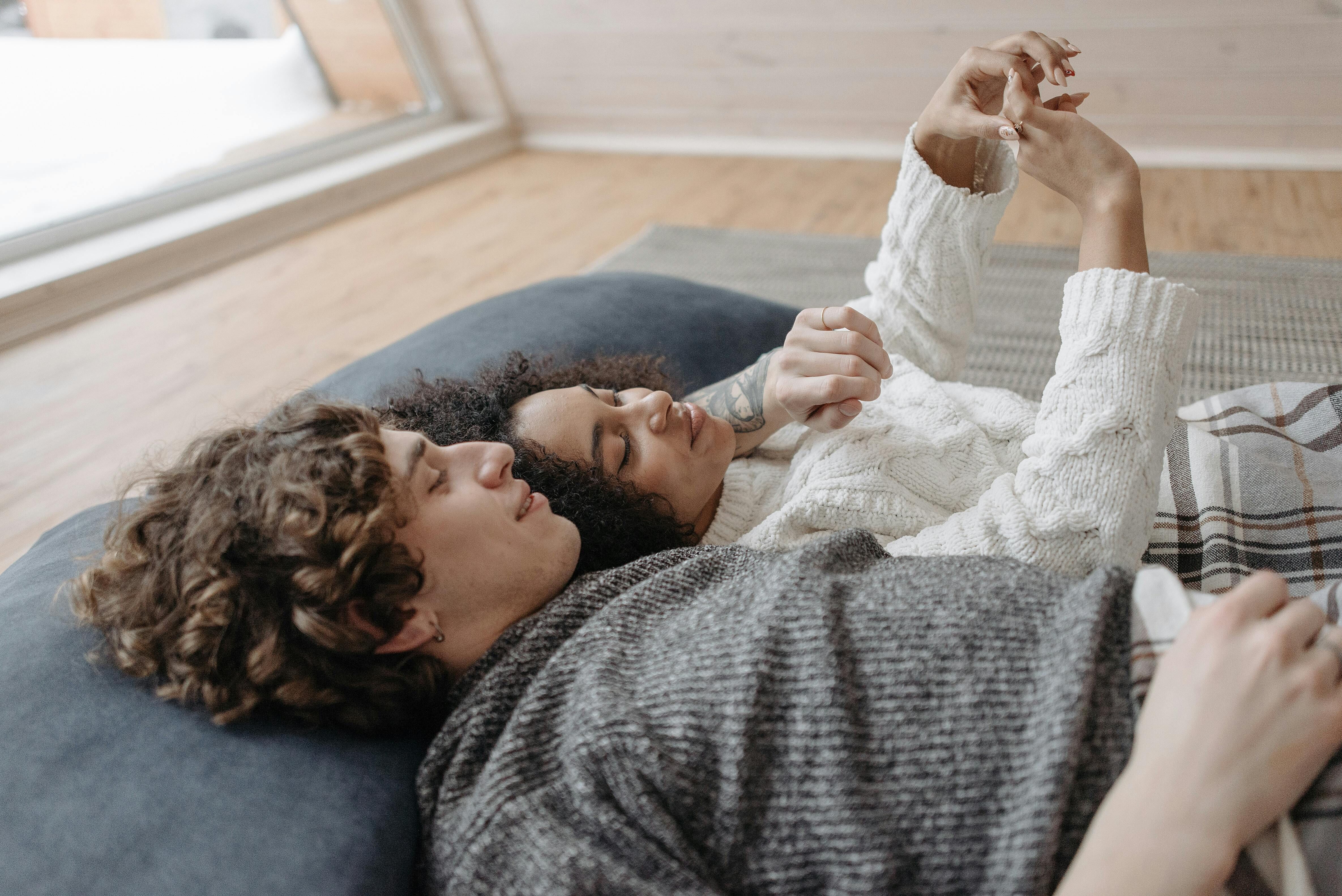 ▲▼愛情,情侶,溝通,詮釋,字詞,表達。(圖/取自免費圖庫pexels)