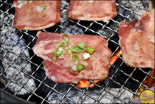 ▲▼台中燒肉吃到飽869起!「羊角炭火燒肉」爽嗑日本A5和牛、牛舌、泰國活蝦、生啤等百種食材無限續。(圖/部落客商妮提供)