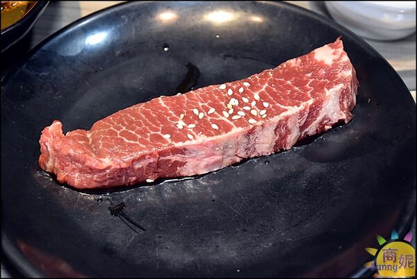 ▲▼台中燒肉吃到飽869起!「羊角炭火燒肉」爽嗑日本A5和牛、牛舌、泰國活蝦、生啤等百種食材無限續。(圖/部落客商妮提供)