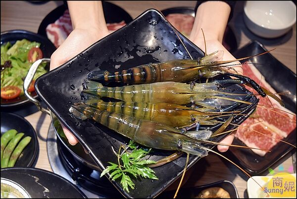 ▲▼台中燒肉吃到飽869起!「羊角炭火燒肉」爽嗑日本A5和牛、牛舌、泰國活蝦、生啤等百種食材無限續。(圖/部落客商妮提供)