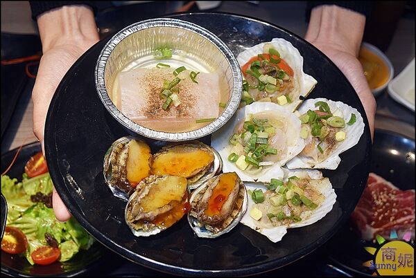 ▲▼台中燒肉吃到飽869起!「羊角炭火燒肉」爽嗑日本A5和牛、牛舌、泰國活蝦、生啤等百種食材無限續。(圖/部落客商妮提供)