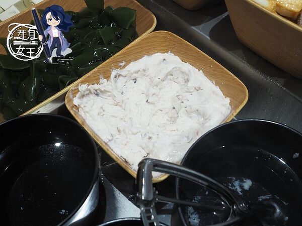 ▲▼桃園中壢美食「売鍋-中壢龍岡店」,商業午餐不用400元還有自助吧吃到飽,數種湯底令人驚艷。(圖/部落客芽月提供)