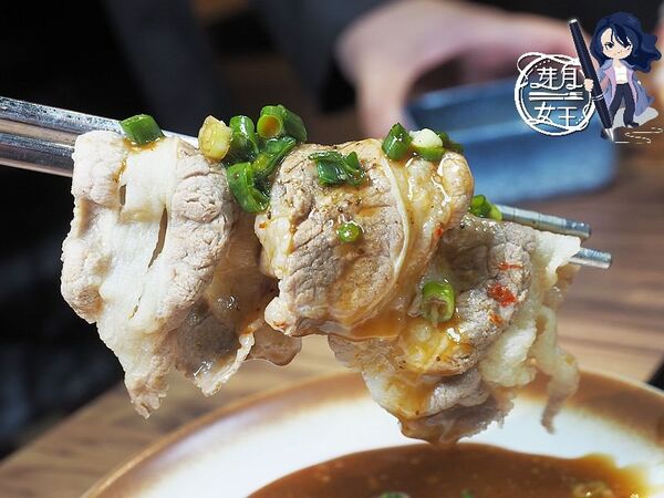 ▲▼桃園中壢美食「売鍋-中壢龍岡店」,商業午餐不用400元還有自助吧吃到飽,數種湯底令人驚艷。(圖/部落客芽月提供)