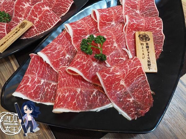 ▲▼桃園中壢美食「売鍋-中壢龍岡店」,商業午餐不用400元還有自助吧吃到飽,數種湯底令人驚艷。(圖/部落客芽月提供)