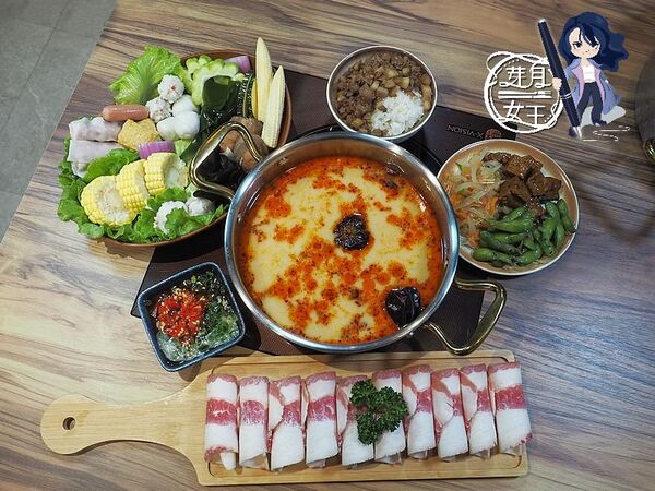 ▲▼桃園中壢美食「売鍋-中壢龍岡店」,商業午餐不用400元還有自助吧吃到飽,數種湯底令人驚艷。(圖/部落客芽月提供)