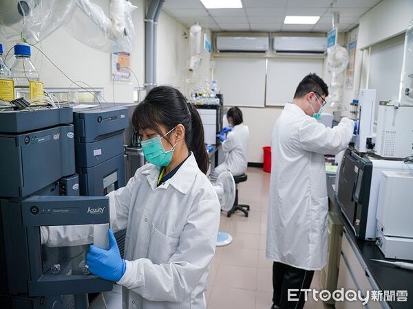 ▲檢驗中心毒品檢驗。(圖/屏東縣衛生局提供)