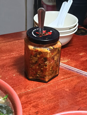 ▲▼桃園中壢隱藏版美食「芃原小館」,豬肝麵超大一碗只要80元!(圖/部落客芽月提供)