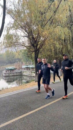 ▲▼ 中國國家主席習近平與法國總統馬克宏4日在成都進行非正式會晤。(圖/路透)