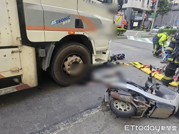 ▲鍾女跨越車道遭大貨車從後方撞上,並遭輾在車底,送醫後仍宣告不治。(圖/記者陸運陞翻攝)