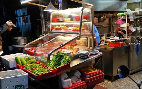 ▲▼花蓮必吃超人氣海產「福源海鮮」,當季新鮮海產這裡都吃得到。(圖/部落客Mika提供)