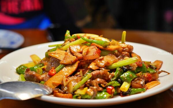 ▲▼花蓮必吃超人氣海產「福源海鮮」,當季新鮮海產這裡都吃得到。(圖/部落客Mika提供)