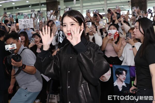 ▲▼ 2025 AAA小港機場接機, IU 。(圖/記者徐文彬攝)