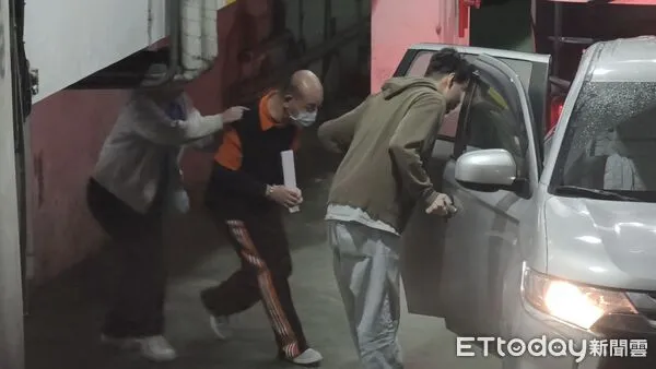 ▲▼聖石金業吸金詐騙董娘只是小咖 通緝犯哥操盤被裁定還監。(圖/記者黃哲民攝)