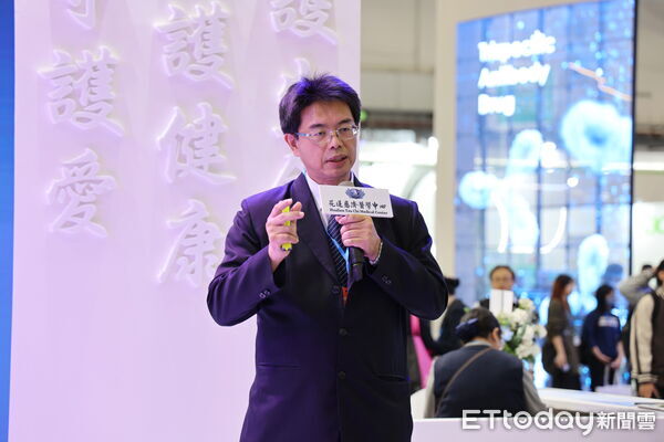 ▲花蓮慈院副院長何宗融,在2025台灣醫療科技展上分享「中西醫AI精準醫療–醫王一號」。(圖/慈濟醫學中心提供,下同)