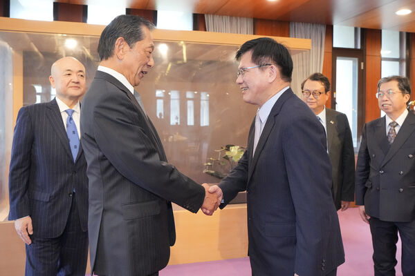 ▲▼林佳龍午宴日台交流會長隅修三。(圖/翻攝林佳龍臉書)