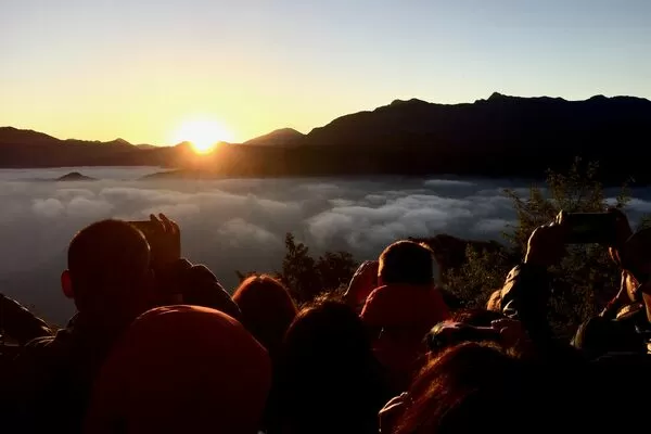 ▲▼阿里山祝山觀日列車。(圖/阿里山林業鐵路及文化資產管理處提供,吳明翰攝)