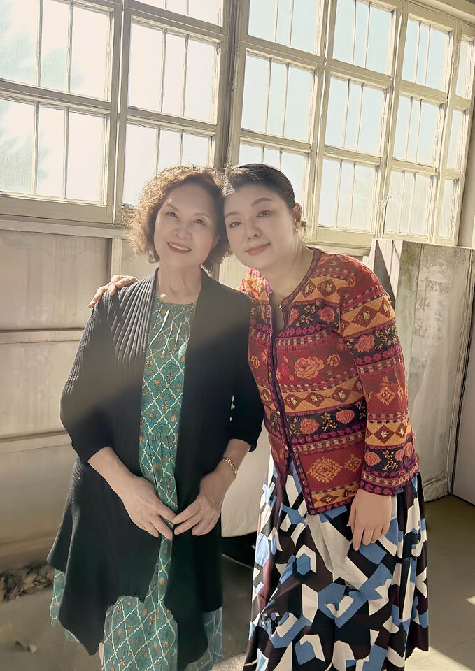 ▲▼吳申梅、呂俍慧〈外家〉。(圖/喜上梅梢娛樂提供)