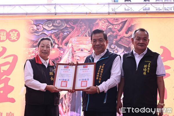 ▲▼花蓮縣長徐榛蔚出席「皇都城隍爺尊神聖誕千秋」祝壽慶典。(圖/花蓮縣政府提供,下同)