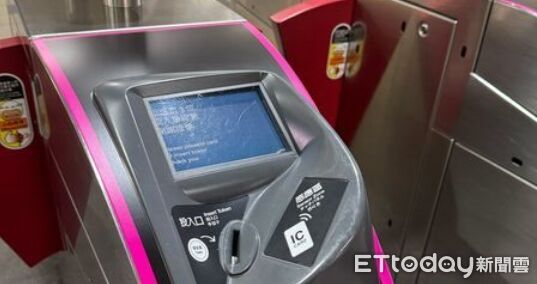 ▲北捷進出閘門全面更新。(圖/讀者提供)