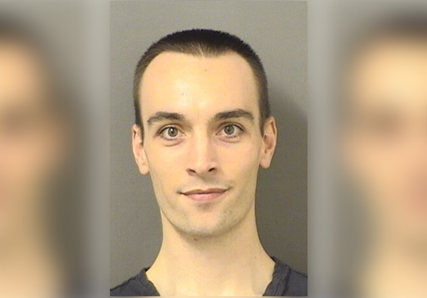 科學老師用「Google共享文件」私聊學生 在教室、家中性虐被捕。(圖/翻攝自Palm Beach County Sheriff’s Office)