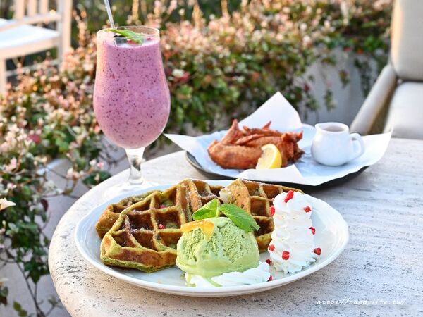 ▲▼台中最浪漫聖誕景點「眺高STAY WITH MOUNTAIN」,坐擁百萬夜景,聖誕季無開放訂位。(圖/部落客糖糖提供)