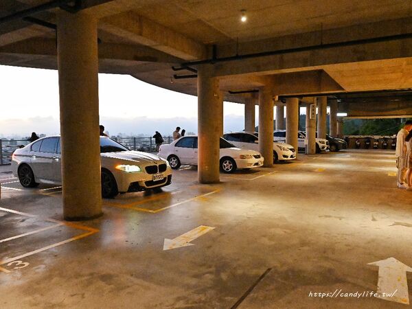 ▲▼台中最浪漫聖誕景點「眺高STAY WITH MOUNTAIN」,坐擁百萬夜景,聖誕季無開放訂位。(圖/部落客糖糖提供)