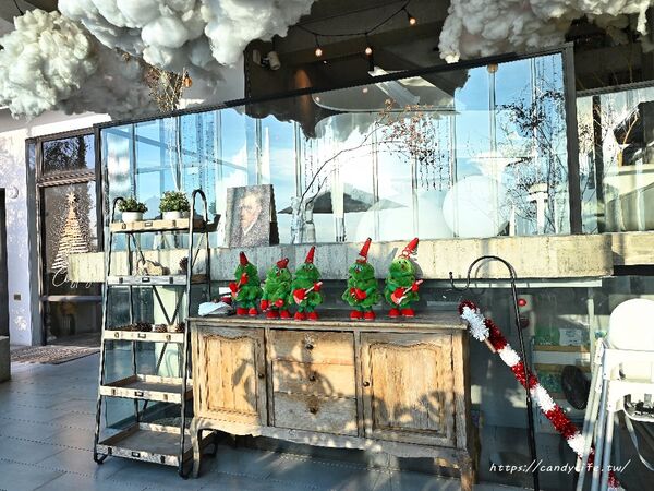 ▲▼台中最浪漫聖誕景點「眺高STAY WITH MOUNTAIN」,坐擁百萬夜景,聖誕季無開放訂位。(圖/部落客糖糖提供)