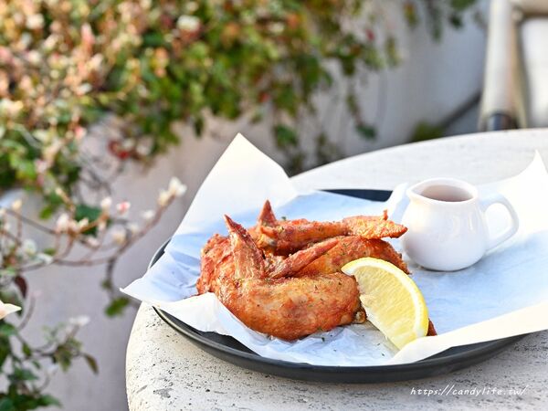 ▲▼台中最浪漫聖誕景點「眺高STAY WITH MOUNTAIN」,坐擁百萬夜景,聖誕季無開放訂位。(圖/部落客糖糖提供)