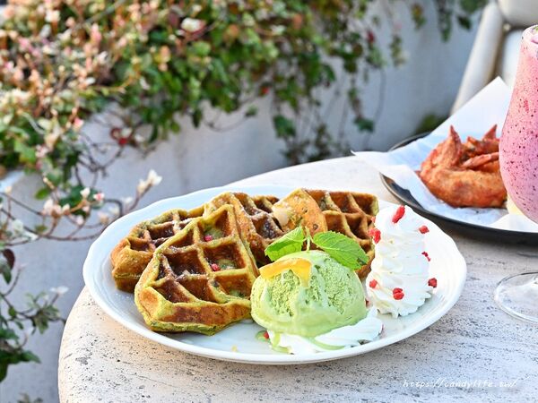 ▲▼台中最浪漫聖誕景點「眺高STAY WITH MOUNTAIN」,坐擁百萬夜景,聖誕季無開放訂位。(圖/部落客糖糖提供)