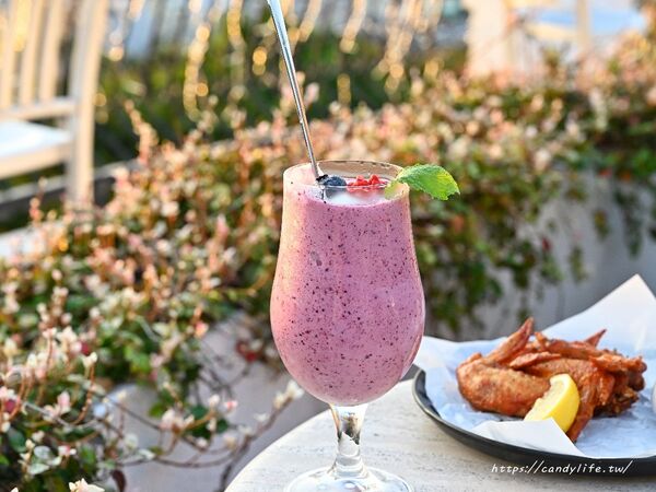 ▲▼台中最浪漫聖誕景點「眺高STAY WITH MOUNTAIN」,坐擁百萬夜景,聖誕季無開放訂位。(圖/部落客糖糖提供)