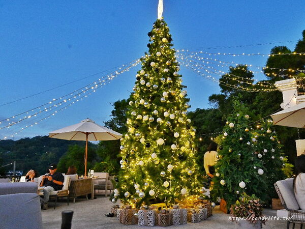 ▲▼台中最浪漫聖誕景點「眺高STAY WITH MOUNTAIN」,坐擁百萬夜景,聖誕季無開放訂位。(圖/部落客糖糖提供)