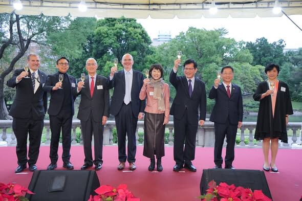 ▲▼台灣美國事務委員會舉辦年度「花園酒會」(Garden Party),外交部長林佳龍、美國在台協會(AIT)處長谷立言(Raymond Greene)。(圖/翻攝自Facebook/林佳龍)
