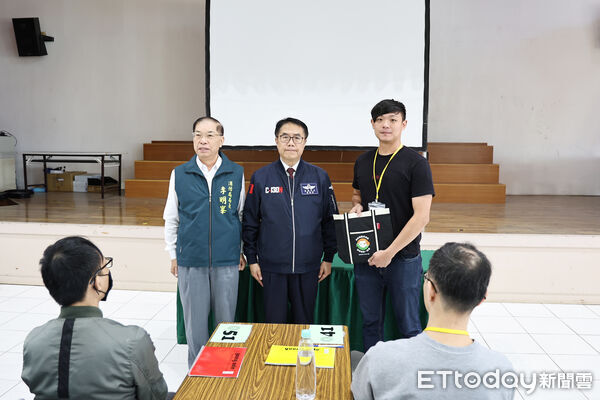 ▲台南市長黃偉哲親自主持替代役備役役男召訓,強調提升防災韌性的重要性。(記者林東良翻攝,下同)