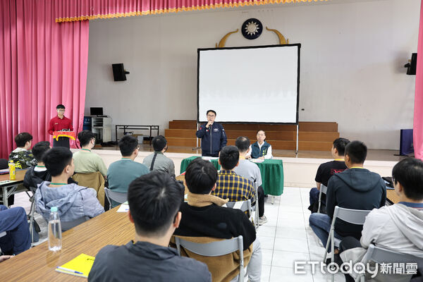 ▲台南市長黃偉哲親自主持替代役備役役男召訓,強調提升防災韌性的重要性。(記者林東良翻攝,下同)