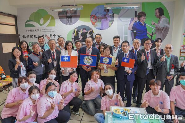 ▲貝里斯大使參訪屏東美和科技大學。(圖/美和科大提供)