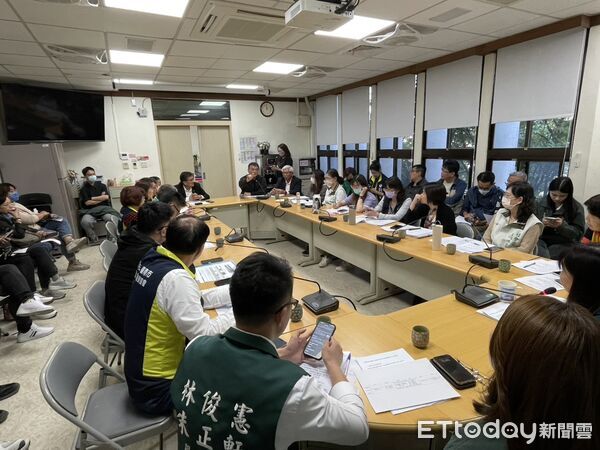 ▲台南長照協會與衛生局舉行政策座談,聚焦補助落差、評鑑制度與記點問題。(記者林東良翻攝,下同)