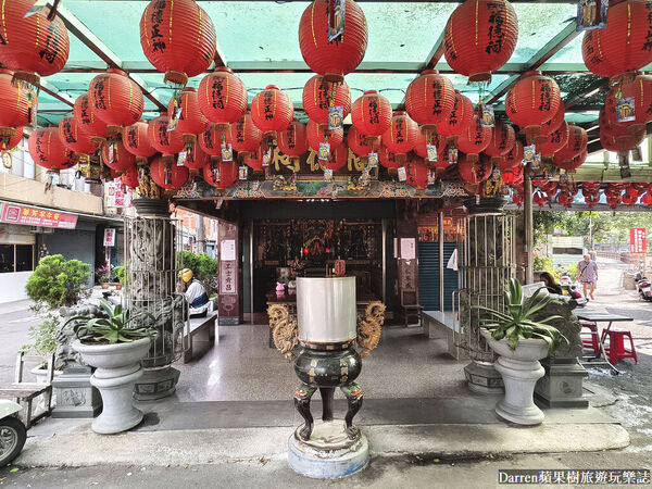 ▲▼中壢在地人早餐中壢隱藏美味,土地公廟前超人氣豬肝粥小吃攤。(圖/部落客DARREN提供)