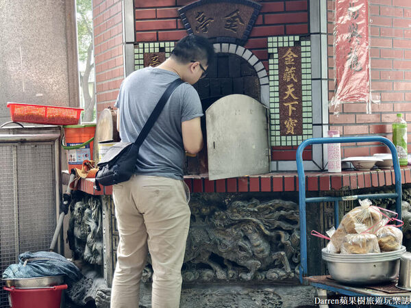 ▲▼中壢在地人早餐中壢隱藏美味,土地公廟前超人氣豬肝粥小吃攤。(圖/部落客DARREN提供)