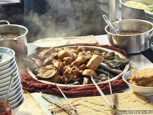 ▲▼中壢在地人早餐中壢隱藏美味,土地公廟前超人氣豬肝粥小吃攤。(圖/部落客DARREN提供)