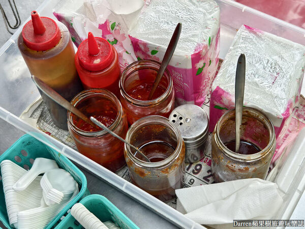 ▲▼中壢在地人早餐中壢隱藏美味,土地公廟前超人氣豬肝粥小吃攤。(圖/部落客DARREN提供)