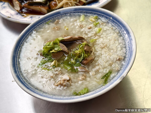 ▲▼中壢在地人早餐中壢隱藏美味,土地公廟前超人氣豬肝粥小吃攤。(圖/部落客DARREN提供)