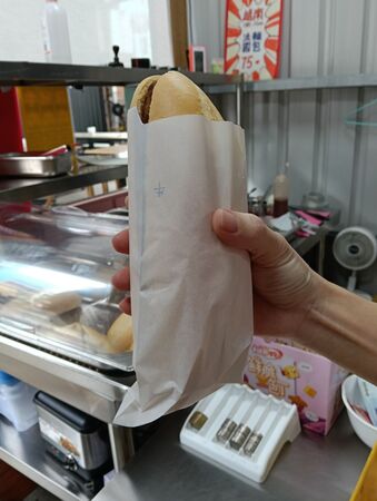 ▲▼桃園中壢美食「只有越南麵包」,隱藏美食廣場裡,超大麵包塞滿肉只要75元。(圖/部落客芽月提供)